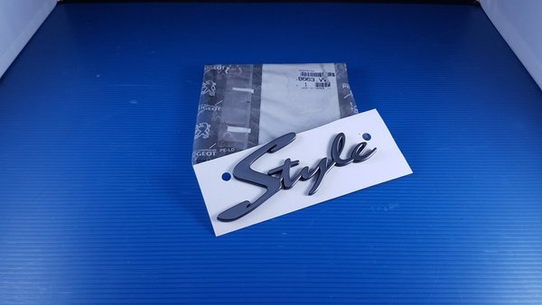Monogramme arrière "STYLE"  pour PEUGEOT 306 série Style NEUF d'origine