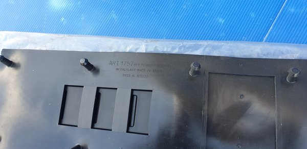 Ecran de radiateur couvre calandre hiver PEUGEOT 104  NEUF d'origine
